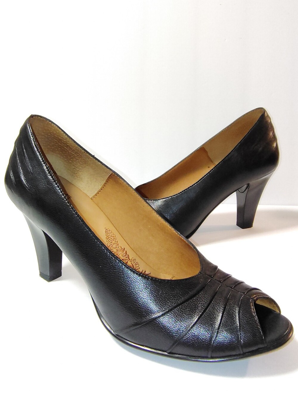 Sofft Women's Classic Black Peep-Toe Heel Leather Pumps Black 9